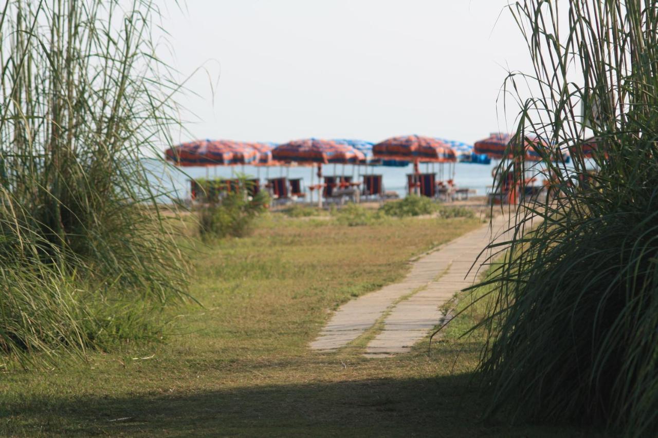 Hotel Lido Vasto Esterno foto