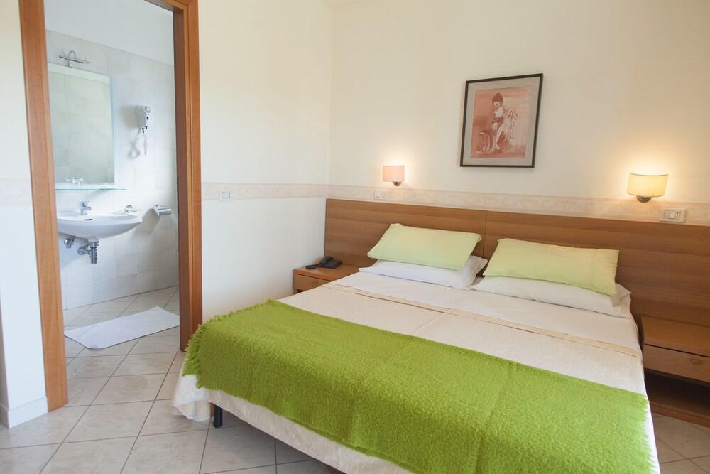 Hotel Lido Vasto Esterno foto