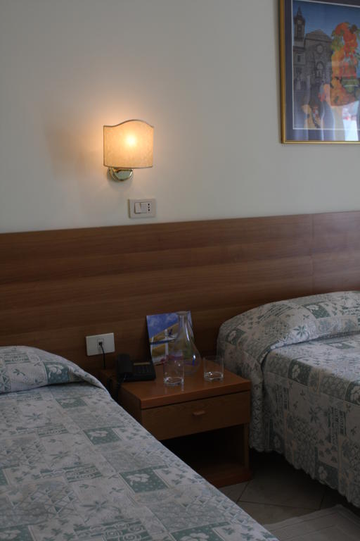 Hotel Lido Vasto Camera foto
