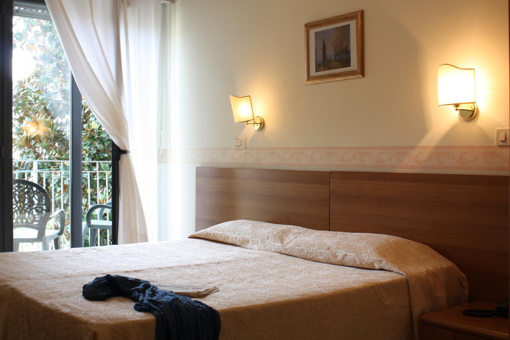Hotel Lido Vasto Esterno foto