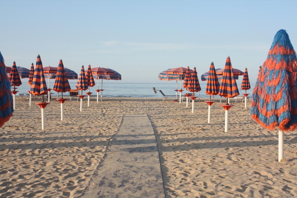 Hotel Lido Vasto Esterno foto
